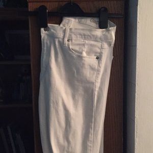 White crops, stretch denim.